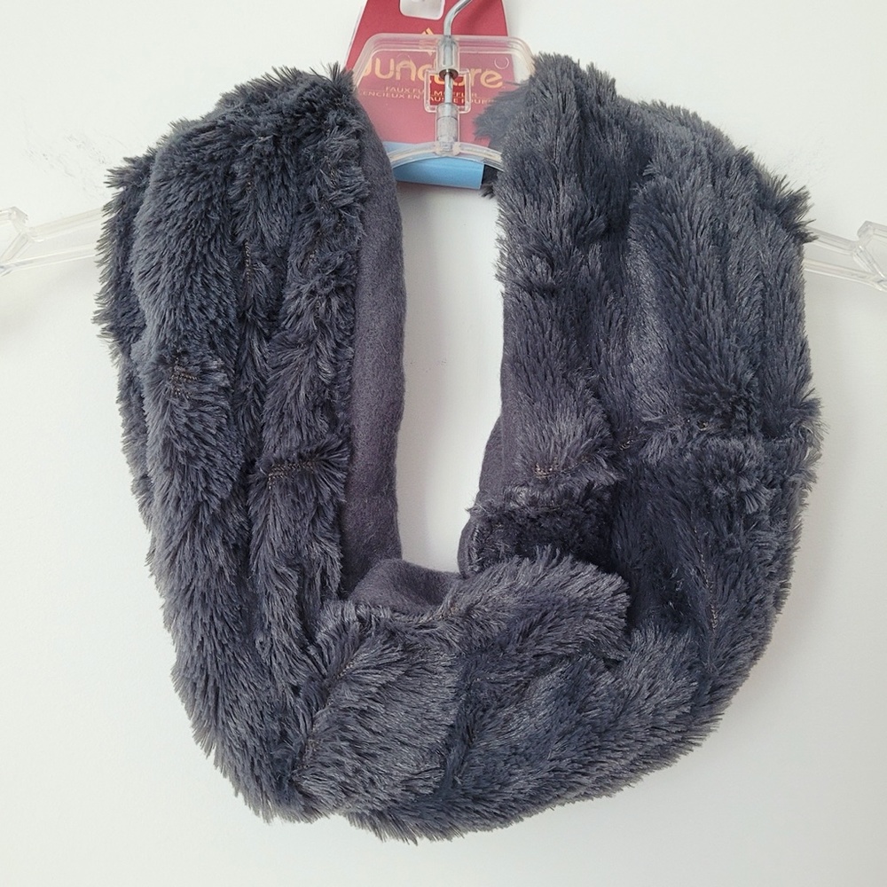 JUNCTURE Faux‎ Fur Grey Muffler Circle Infinity Scarf NWT - Picture 10 of 10
